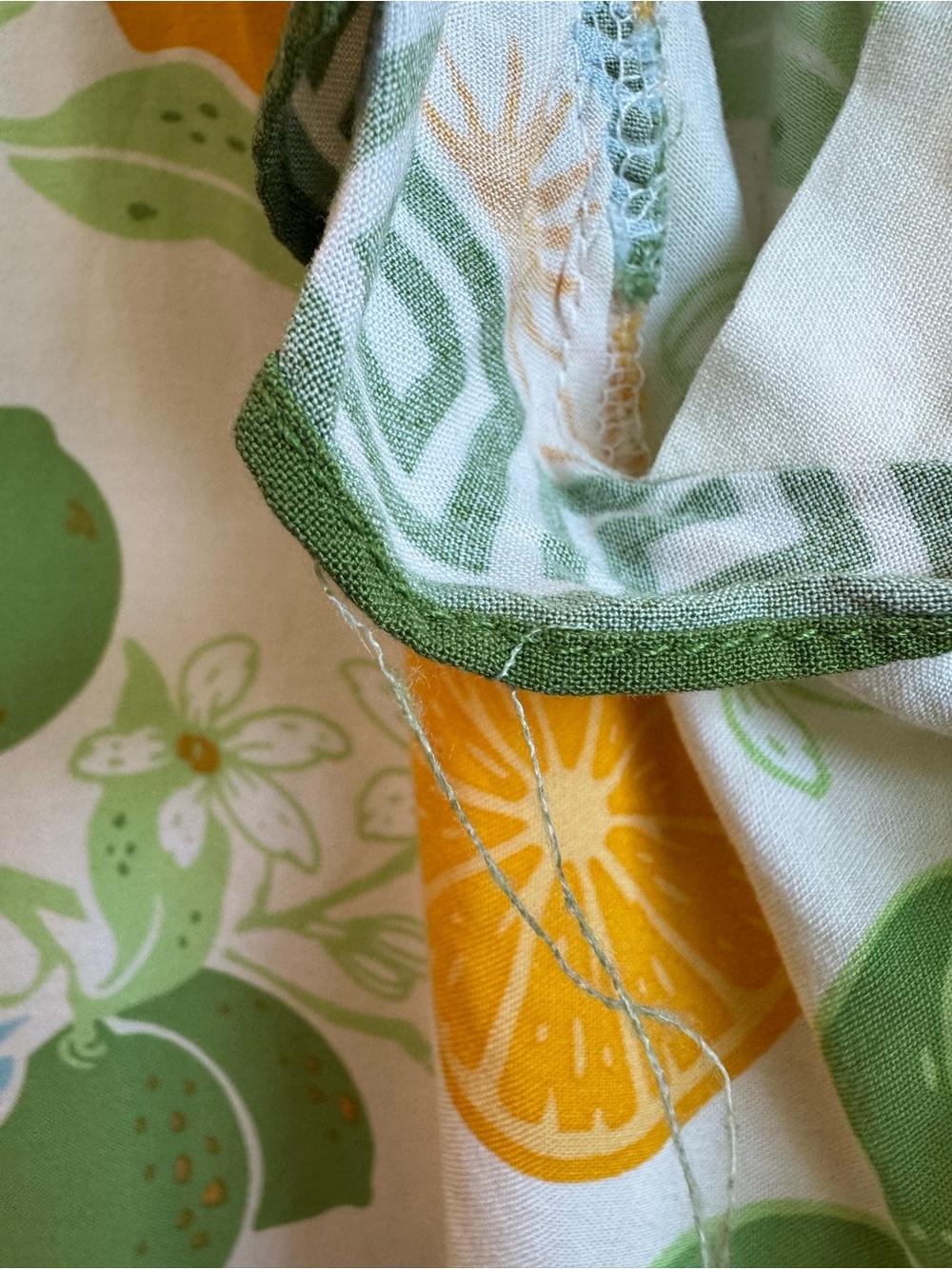 Rachel Zoe White Lemon-Print V-Neck Ruffle Sleeve Blouse 🌿🍋 Size 2X - Picture 4 of 8